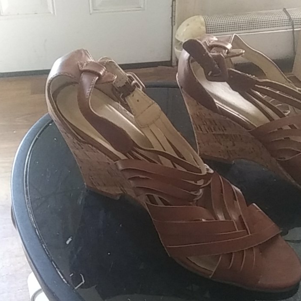 Shoe